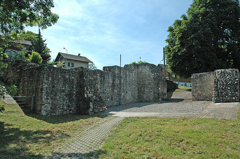 Studen_petinesca_tor Studen_petinesca_tor